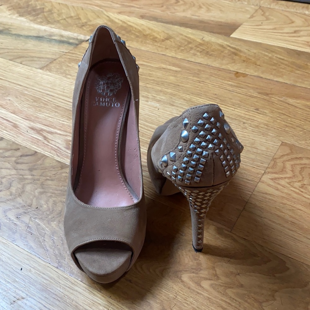 Tan Studded Vince Camuto Shoes - size 8.5